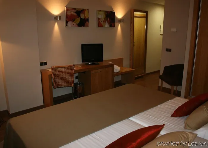 グアダルメディナ ホテル 4*